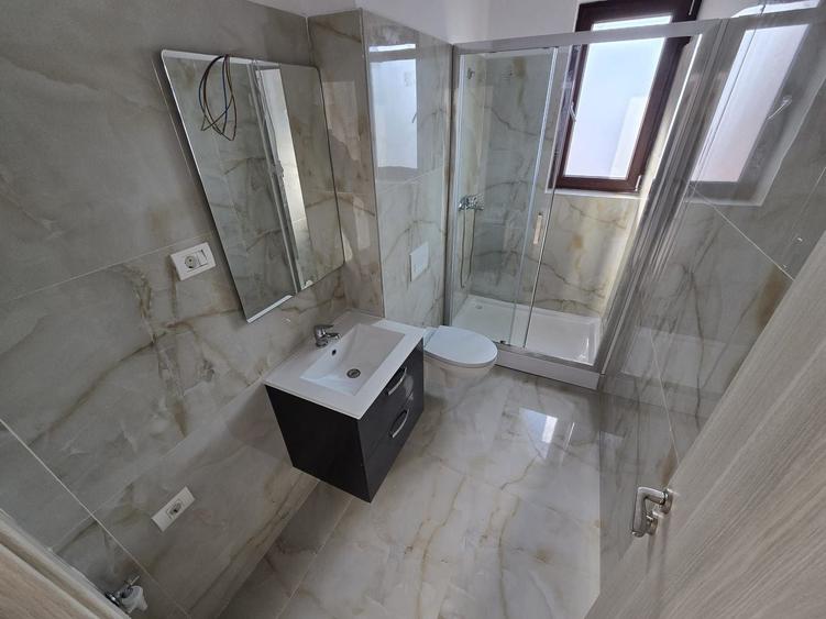 Apartament cu 2 camere decomandat în Girocului
