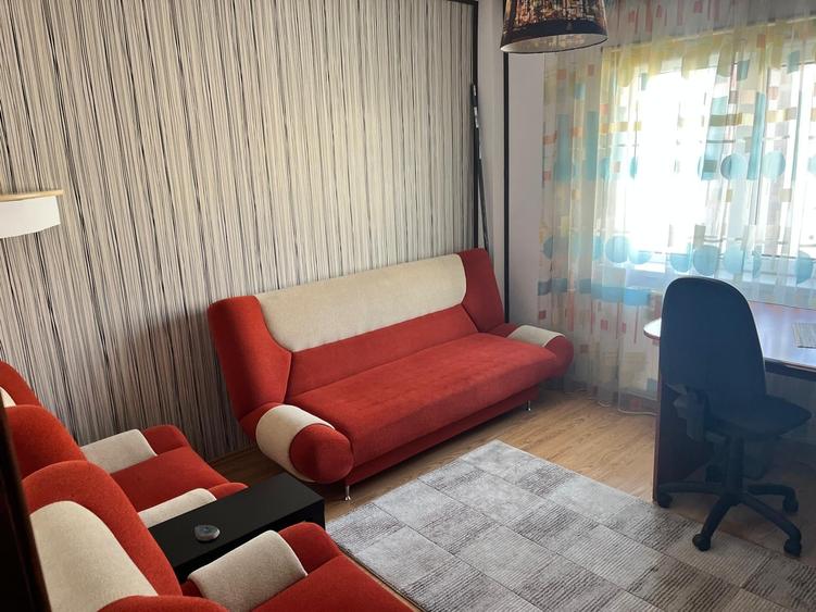 Apartament cu 3 camere decomandat în Scriitorilor