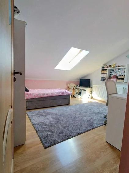 Apartament cu 3 camere semidecomandat în Braytim