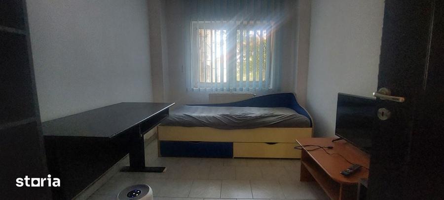 Apartament cu 3 camere decomandat în Centrul Civic