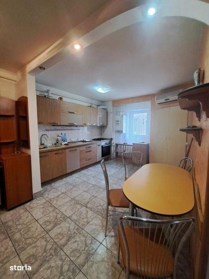 Vanzare- Apartament cu 3 camere, decomandat, etajul 6 din 8 cu lift - 12