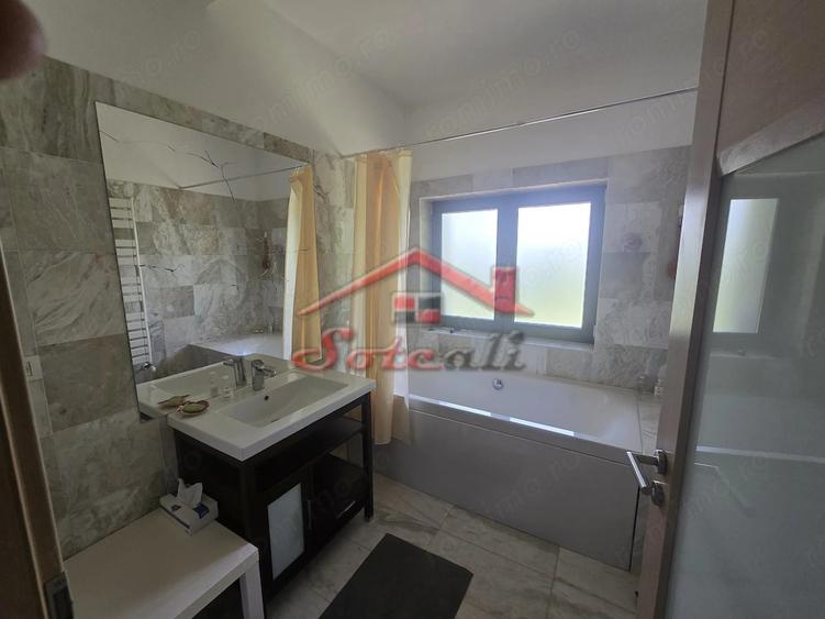 Casă cu Teren 3300 Mp în Cornu