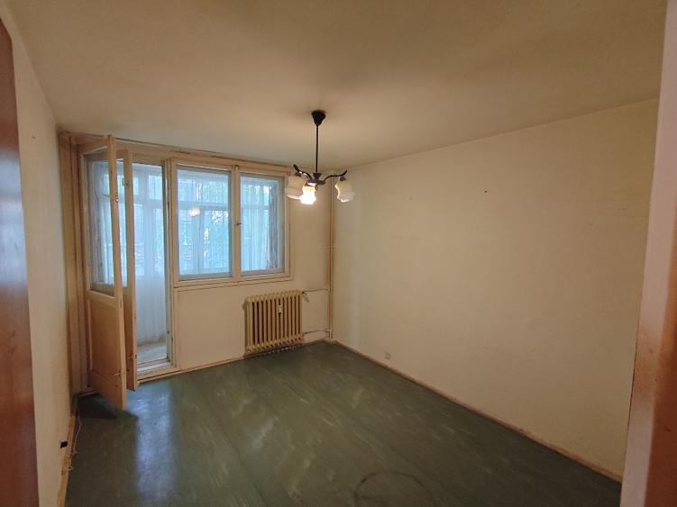 Apartament cu 3 camere semidecomandat în Drumul Taberei
