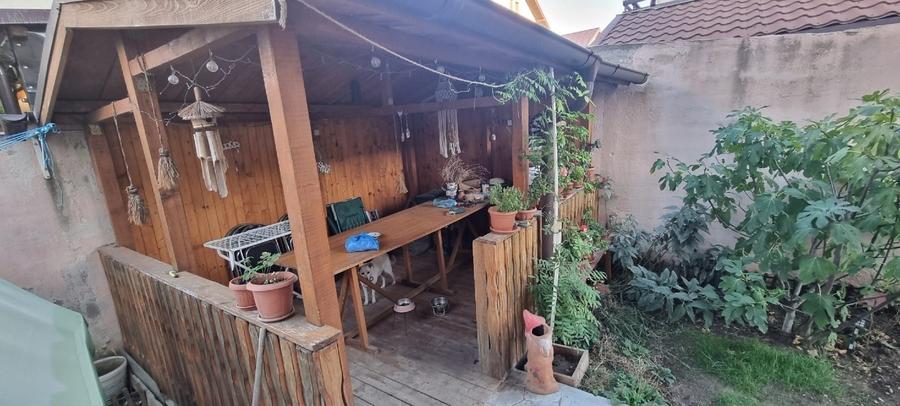 Casă individuală cu 4 camere cu Teren 300 Mp în Central