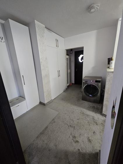 Apartament cu 2 camere decomandat în Trocadero