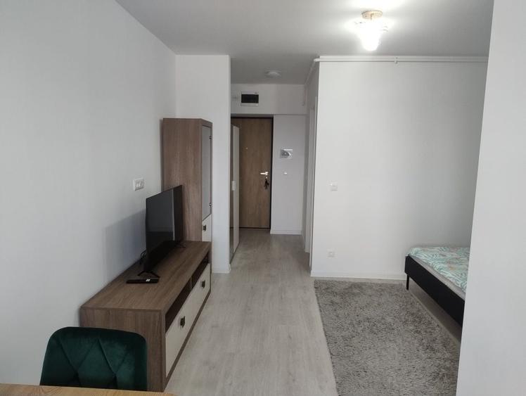 Garsonieră semidecomandată în Titan