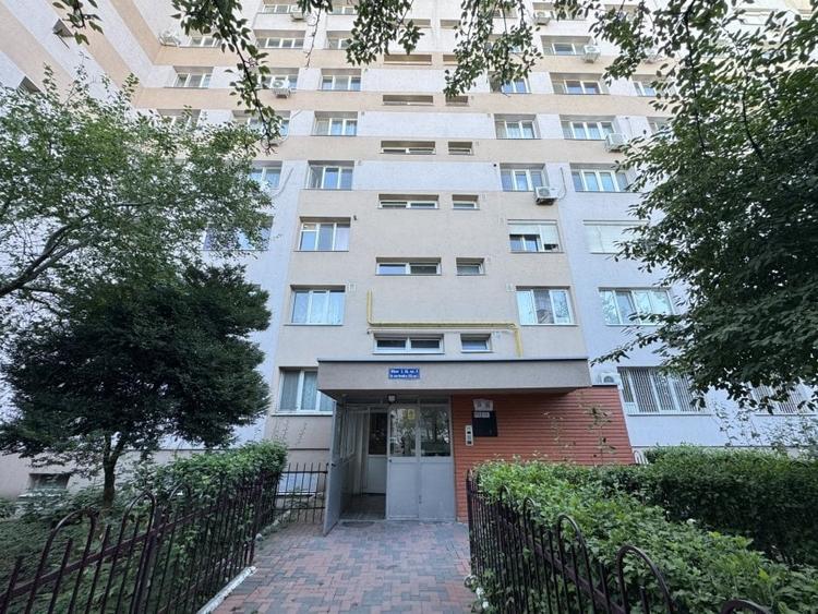 Apartament cu 2 camere decomandat, mobilat în Balta Albă
