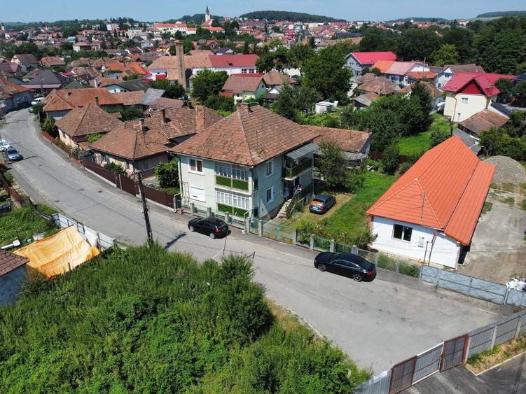 Casă cu 4 camere în Reghin
