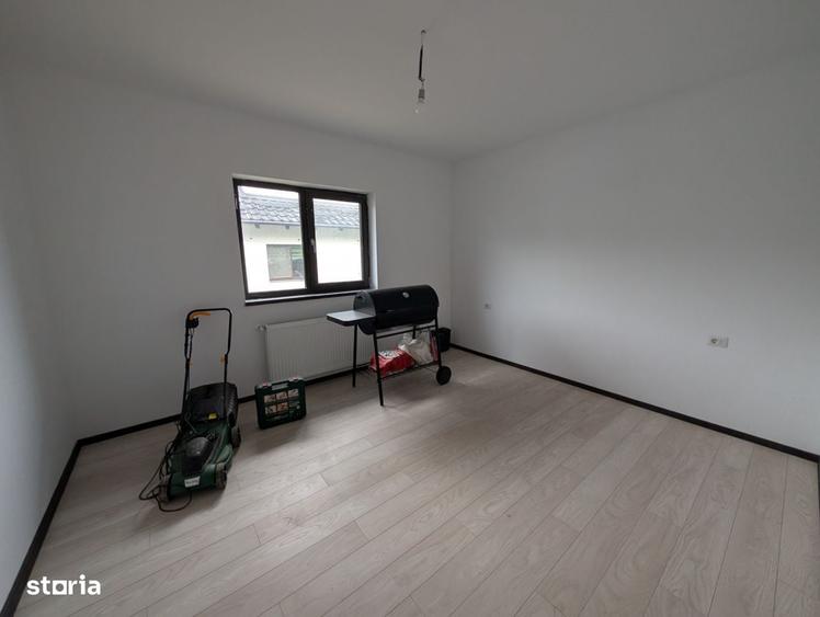 Casă cu 3 camere în Mărgineni