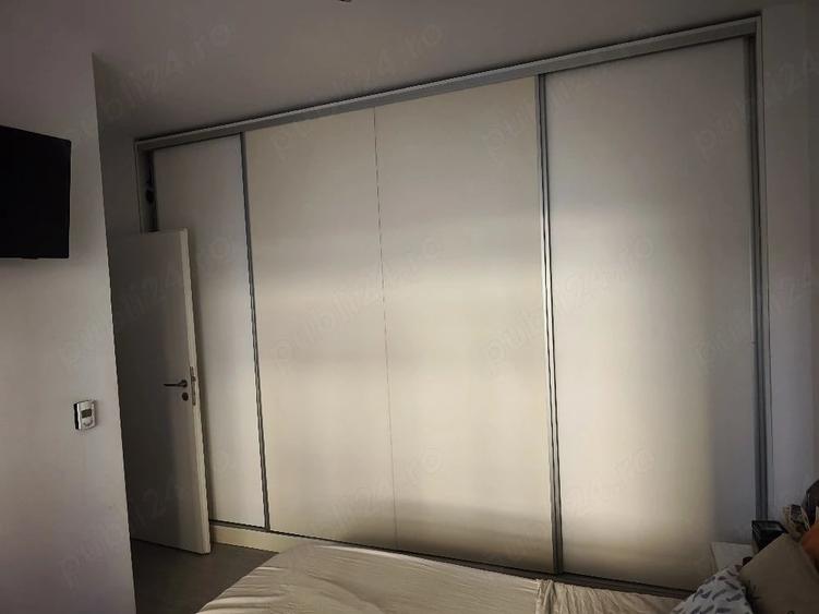 Apartament cu 3 camere semidecomandat în Valea Adâncă