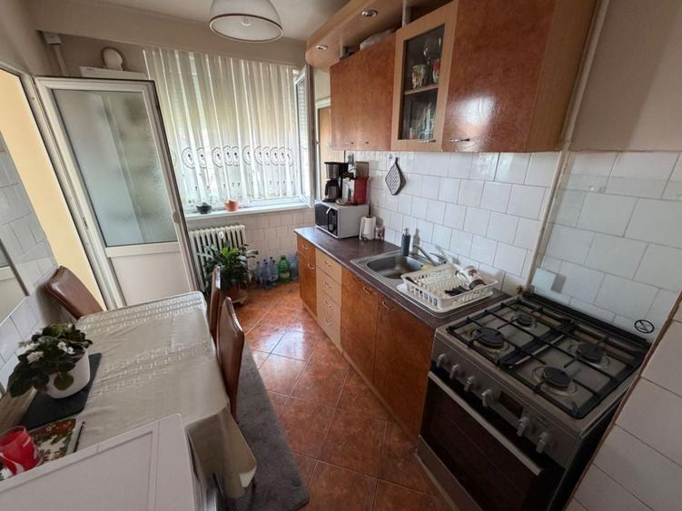 Apartament cu 2 camere decomandat în Cetate