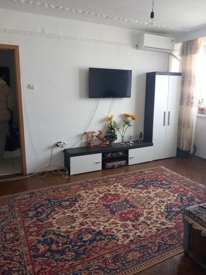 Apartament cu 2 camere semidecomandat în Crihala