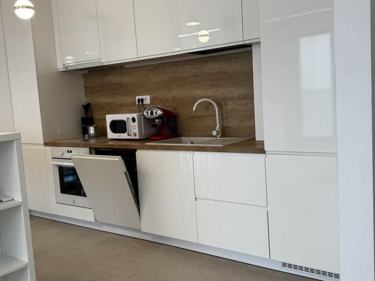 Apartament cu 3 camere decomandat în Mamaia
