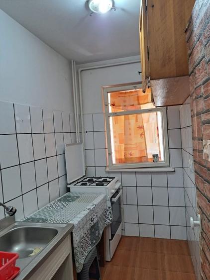 Garsonieră decomandată în Zăvoi