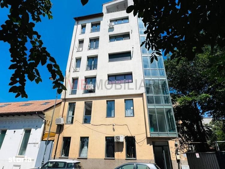 Apartament cu 3 camere semidecomandat în Ștefan cel Mare