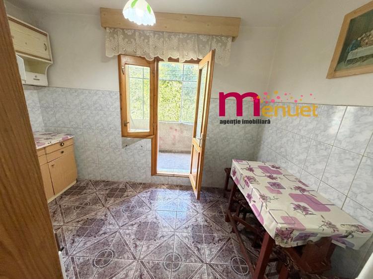 Apartament cu 3 camere decomandat în C5