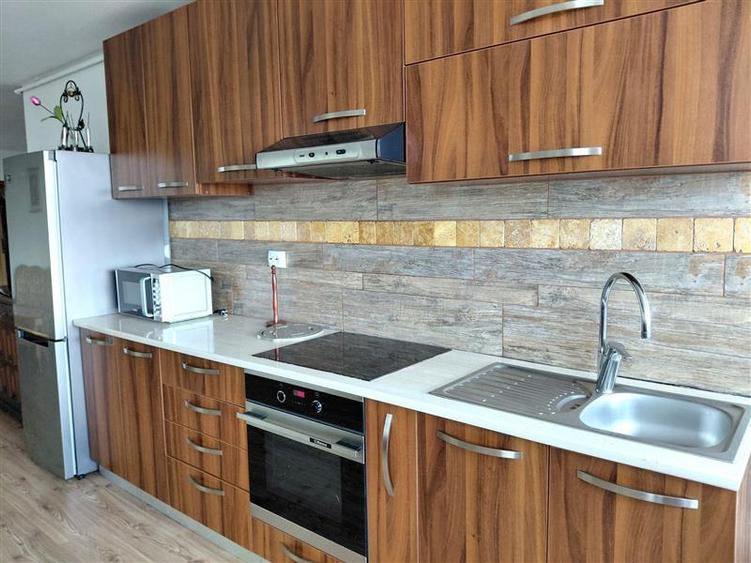 Apartament cu 3 camere decomandat, mobilat în Ultracentral