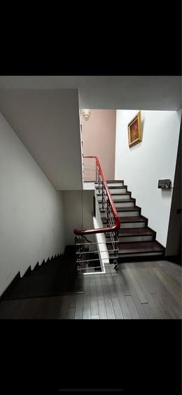 Casă cu 4 camere în Barbu Văcărescu