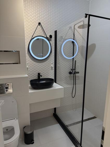 Apartament cu 2 camere decomandat, mobilat în Regie