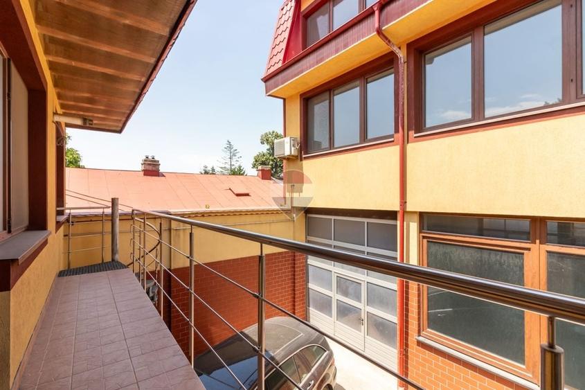 Casă individuală cu 6 camere cu Teren 235 Mp în Ferentari