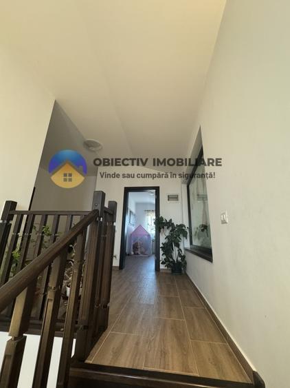 Casă individuală cu 4 camere cu Garaj în Izvoare (Dumbrava Roșie)