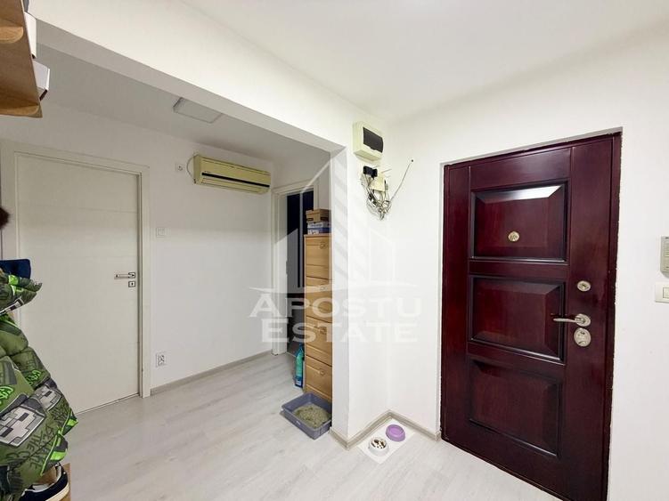 Apartament cu 4 camere decomandat, mobilat în Lipovei