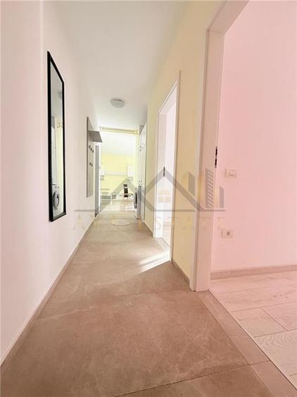 Apartament cu 3 camere semidecomandat, mobilat în Dumbrăvița