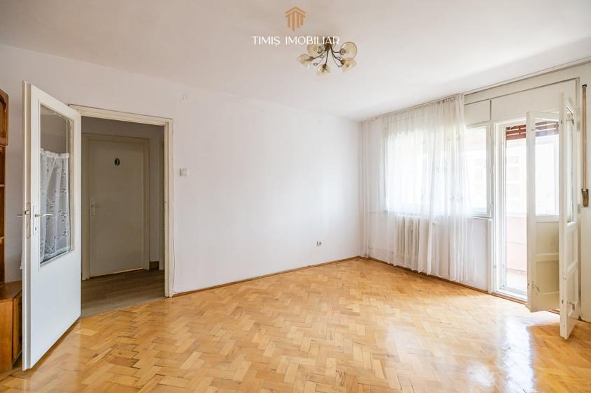 Apartament cu 2 camere semidecomandat, mobilat în Complex Studențesc
