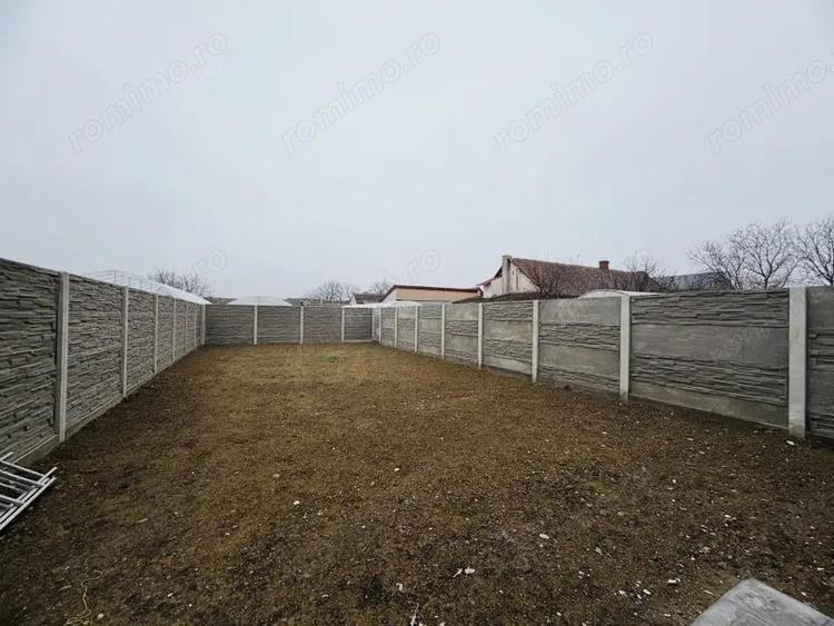 Casă cu 4 camere cu Teren 16 Mp în Utvin