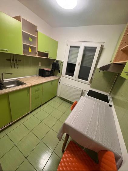 Apartament cu 2 camere decomandat în P-ța Unirii