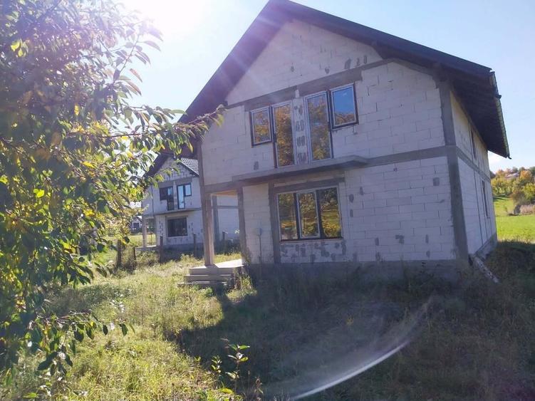 Casă cu 4 camere în Central