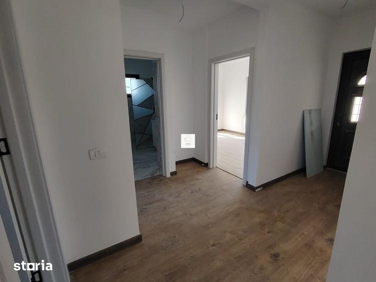 Casă cu 4 camere cu Teren 500 Mp în Periș