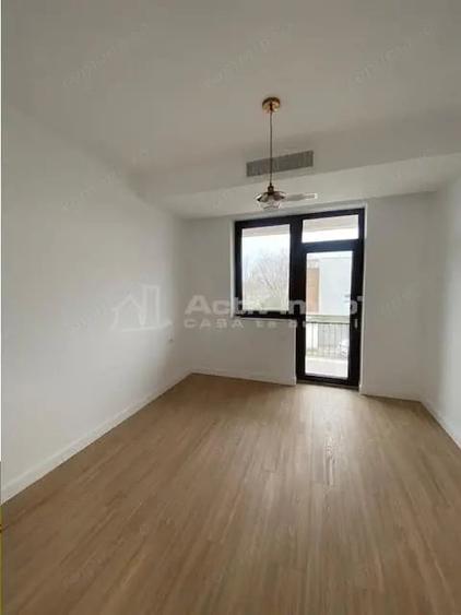 Apartament cu 3 camere decomandat în Dămăroaia
