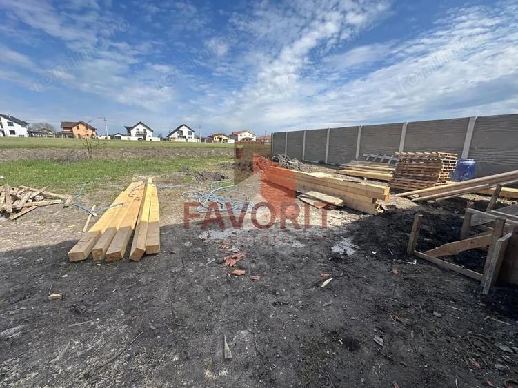 Casă cu 4 camere cu Teren 250 Mp în Sânandrei