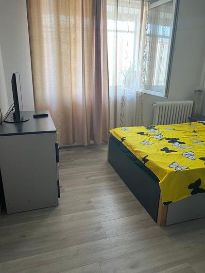 Apartament cu 2 camere decomandat în Berceni