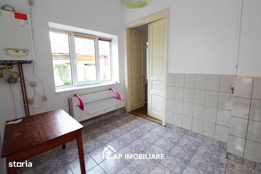 Casă cu 4 camere în Central