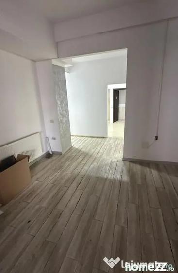 Spațiu comercial, de 250 mp, în ICIL