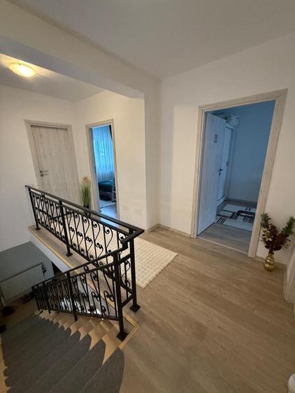 Casă cu 4 camere în Rahova