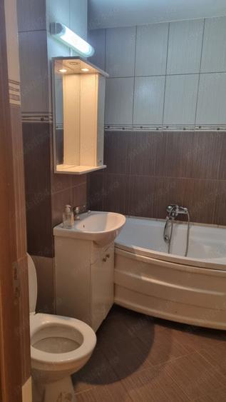 Apartament cu 3 camere decomandat în Fălticeni