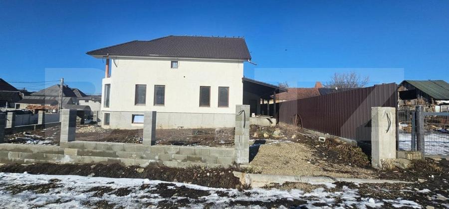 Casă individuală cu 5 camere cu Garaj în Exterior Nord