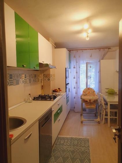 Apartament cu 4 camere decomandat în Exterior Sud