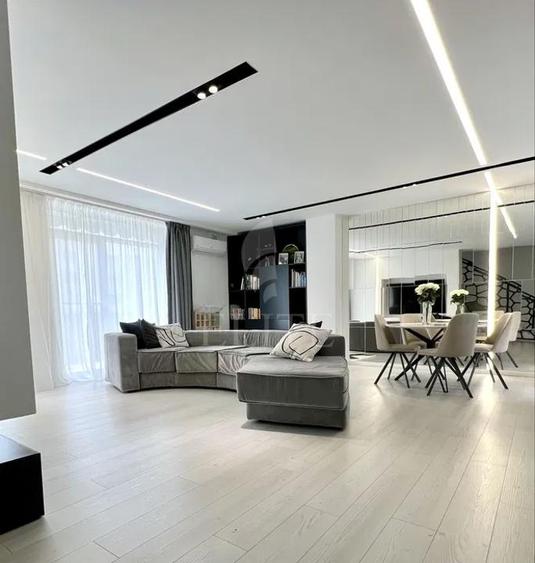 Apartament cu 4 camere semidecomandat, mobilat în Gheorgheni