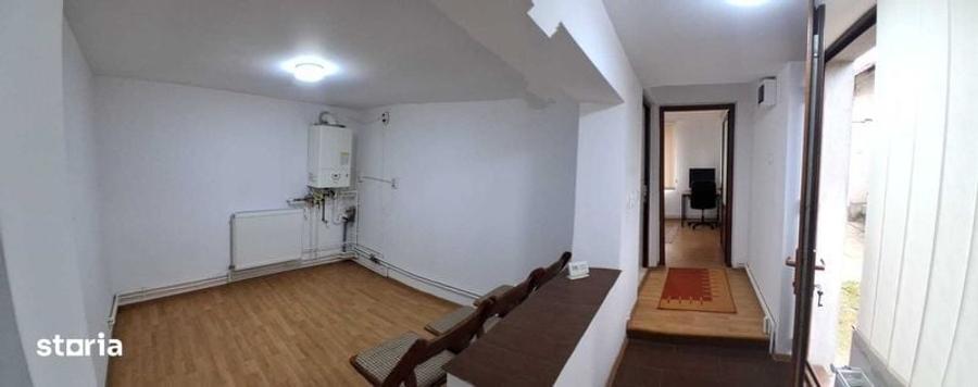 Casă cu 4 camere decomandat cu Teren 132 Mp în Central