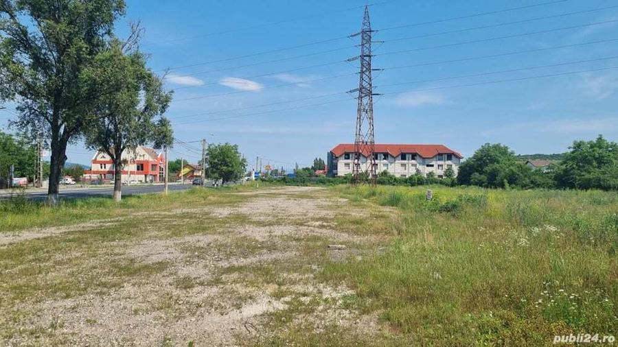 Teren de 5500 mp, în Exterior Vest