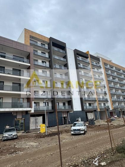 Apartament cu 3 camere decomandat în Sud