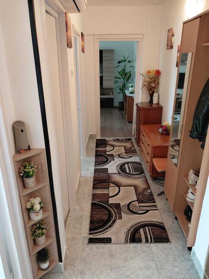Apartament cu 2 camere decomandat în Energiei