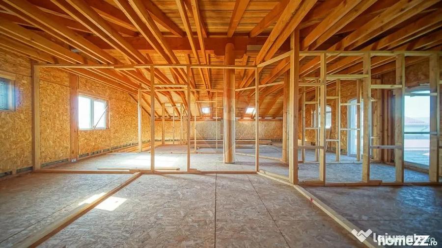 Casă cu 5 camere cu Teren 700 Mp în Sânpetru