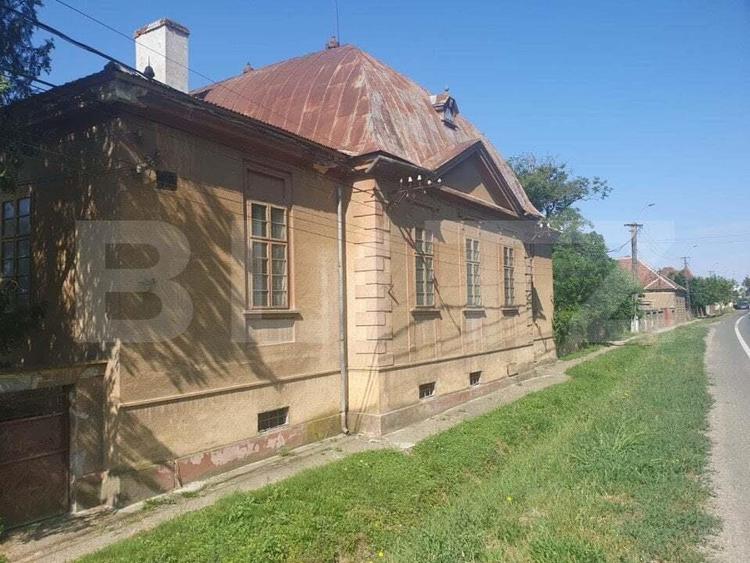 Casă cu 12 camere cu Teren 31300 Mp în Păuliș