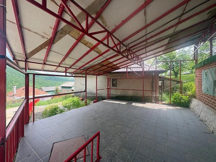 Casă cu 3 camere cu Teren 476 Mp în Plai