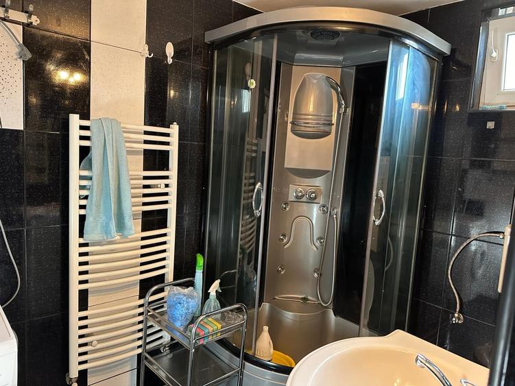 Casă cu 2 camere cu Teren 400 Mp în Central